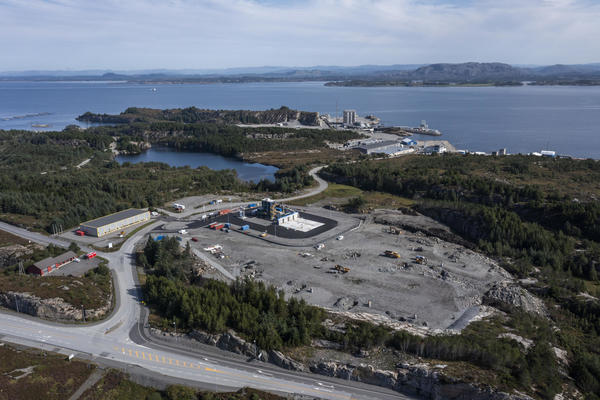 Har åpnet verdens første hydrogenfabrikk med integrert karbonfangst