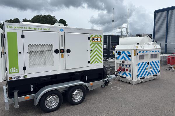 Hydrogen skal lade elektriske anleggsmaskiner der str&oslash;mnettet ikke strekker til